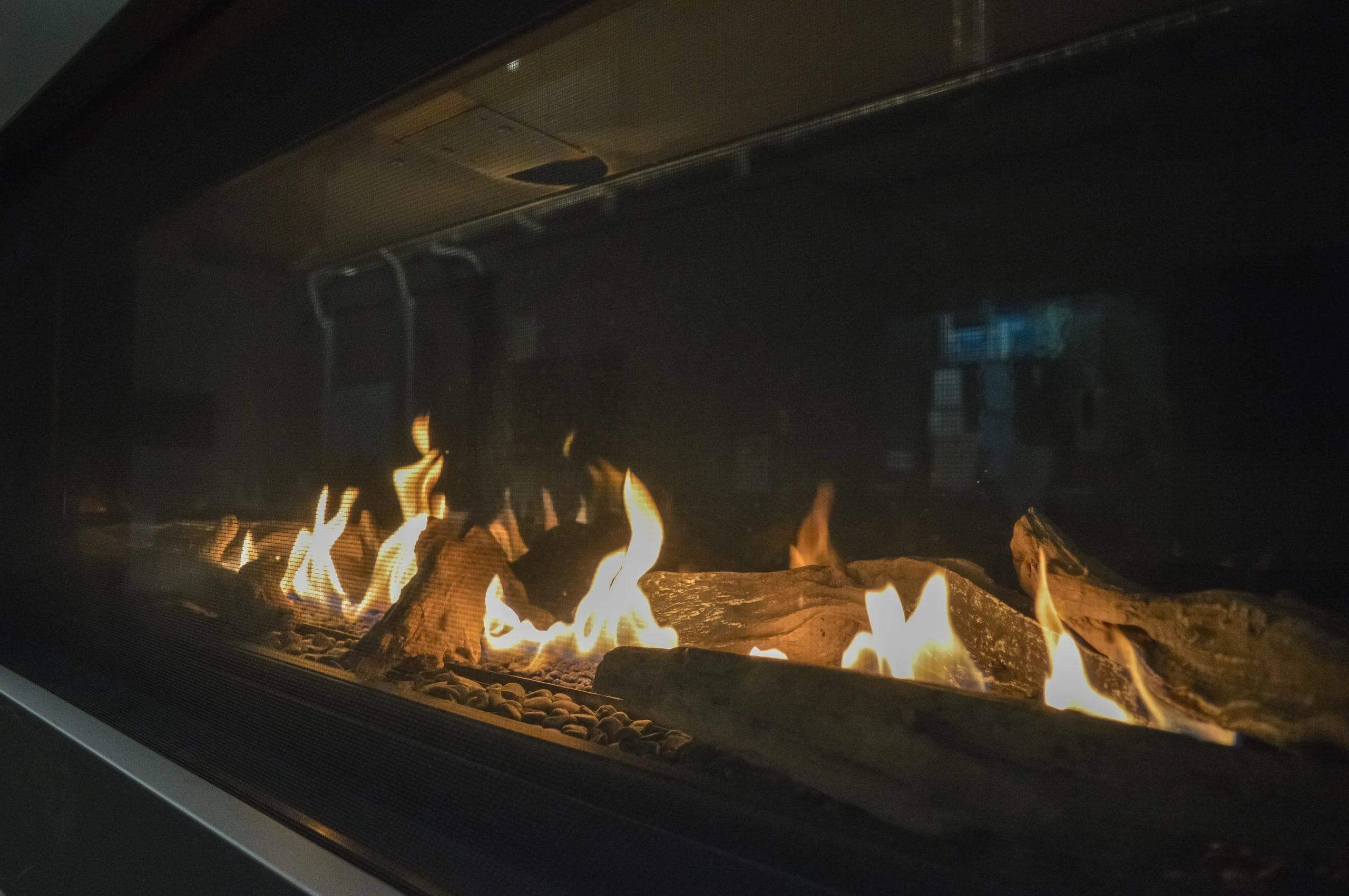 パルシェン Sierra Flame Stanford 55L Direct Vent Linear Gas Fireplace