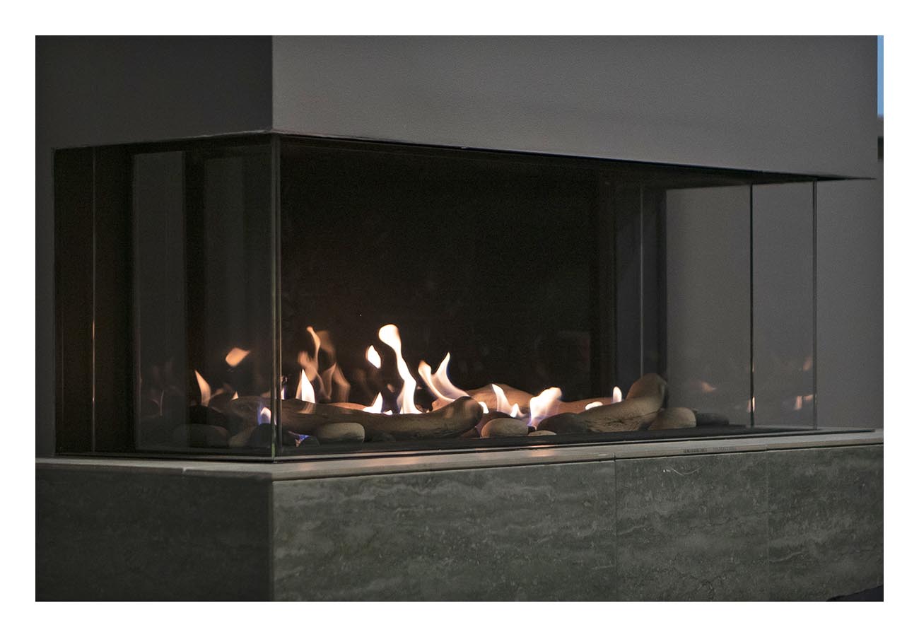 Sierra Flame Toscana 3-Sided Peninsula Gas Fireplace